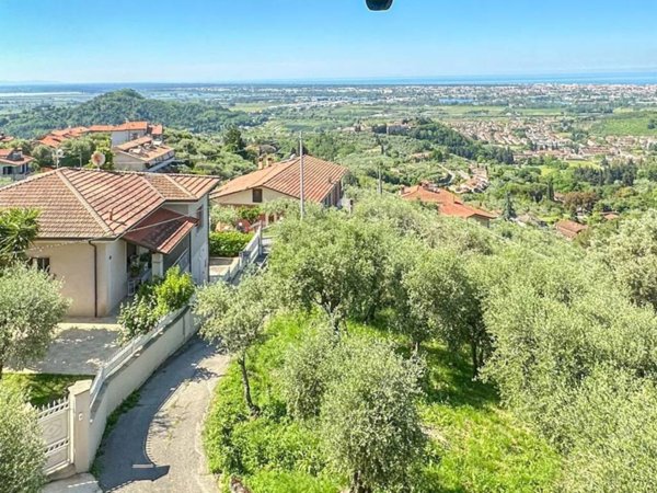 casa indipendente in vendita a Massarosa in zona Bargecchia