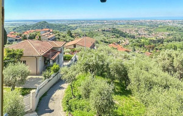 casa indipendente in vendita a Massarosa