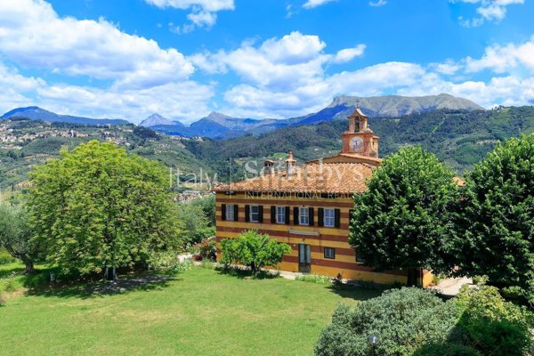 casale in vendita a Massarosa in zona Massaciuccoli