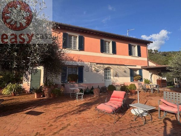 casa indipendente in vendita a Massarosa