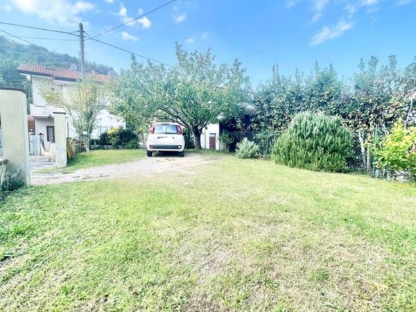 casa indipendente in vendita a Massarosa in zona Quiesa