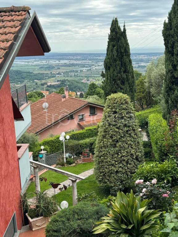 casa indipendente in vendita a Massarosa in zona Corsanico