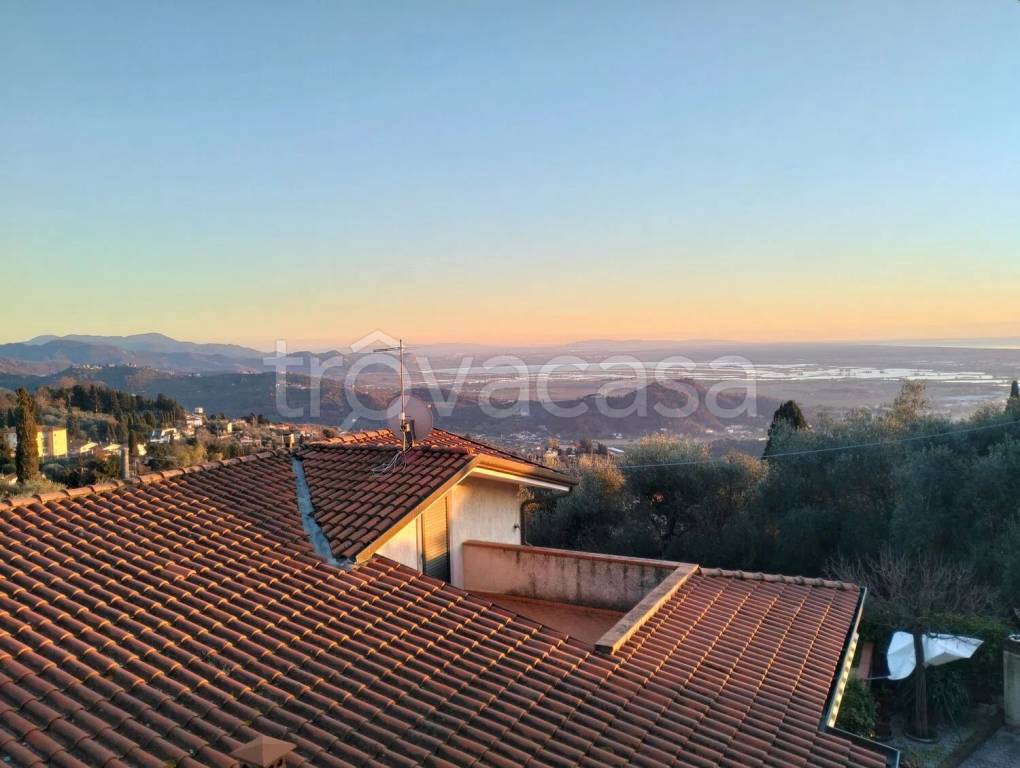 casa indipendente in vendita a Massarosa