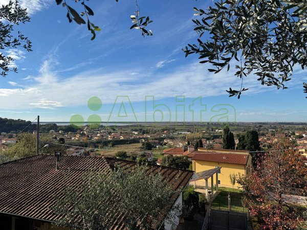 casa indipendente in vendita a Massarosa in zona Quiesa