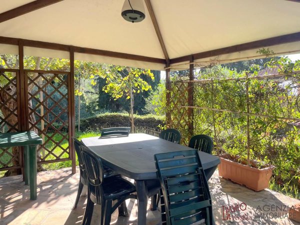 casa indipendente in vendita a Massarosa in zona Piano del Quercione