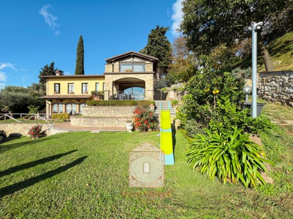 casa indipendente in vendita a Massarosa