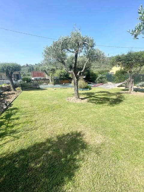 casa indipendente in vendita a Massarosa in zona Piano del Quercione