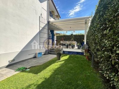 casa indipendente in vendita a Massarosa in zona Piano di Conca