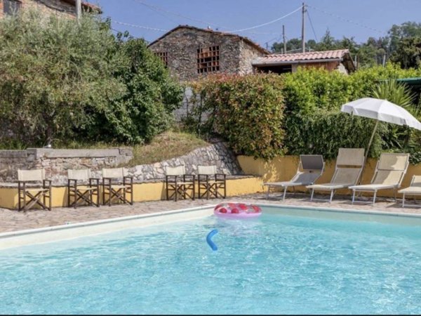 casa indipendente in vendita a Massarosa