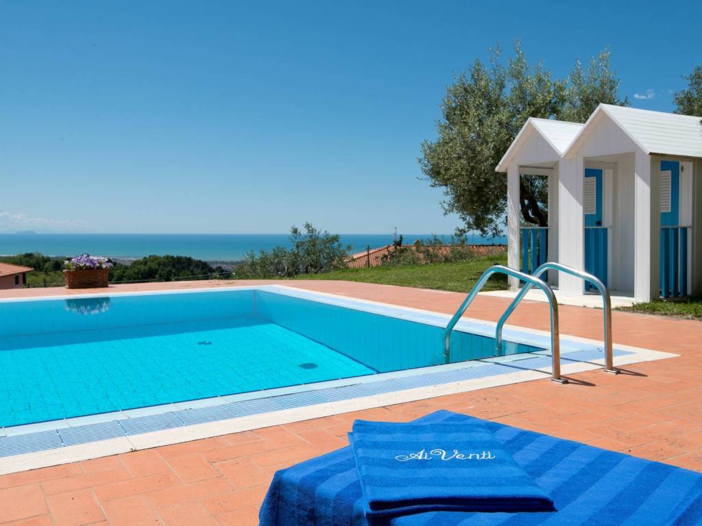 casa indipendente in vendita a Massarosa in zona Bargecchia