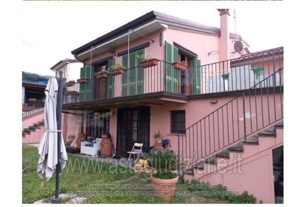 casa indipendente in vendita a Massarosa