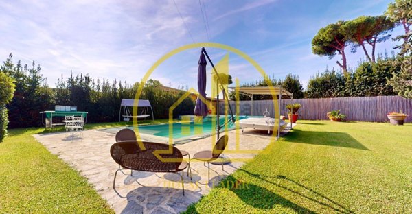 casa indipendente in vendita a Massarosa