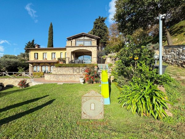 casa indipendente in vendita a Massarosa