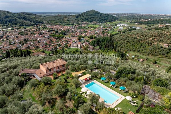 pentavano in vendita a Massarosa