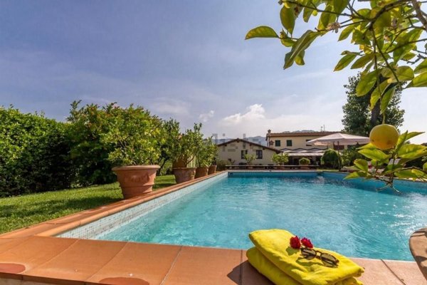 casa indipendente in vendita a Massarosa