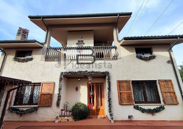 casa indipendente in vendita a Massarosa in zona Piano di Mommio