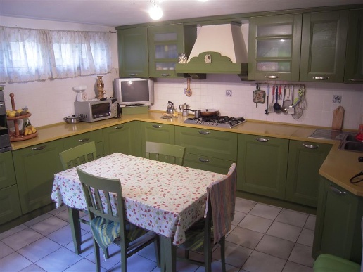 casa indipendente in vendita a Massarosa in zona Montigiano