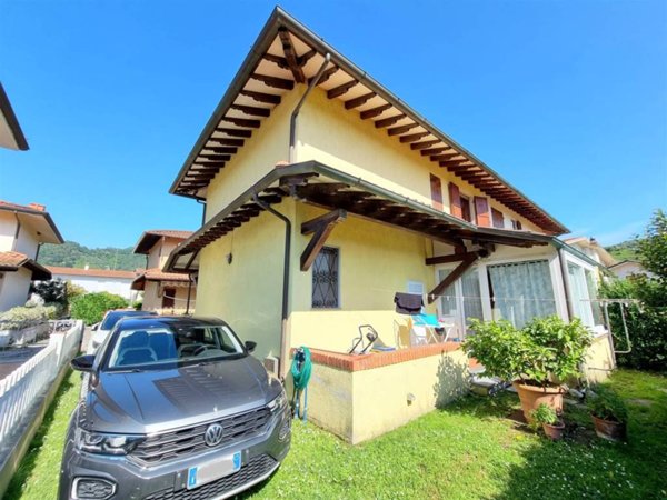 casa indipendente in vendita a Massarosa