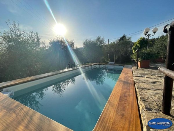 casa indipendente in vendita a Massarosa in zona Corsanico