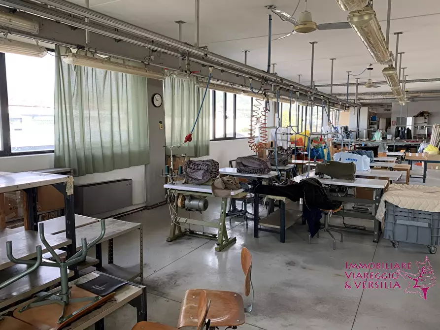 locale di sgombero in vendita a Massarosa in zona Piano del Quercione