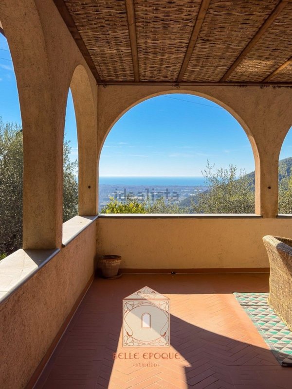 casa indipendente in vendita a Massarosa