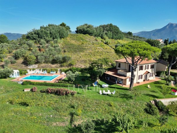 casa indipendente in vendita a Massarosa