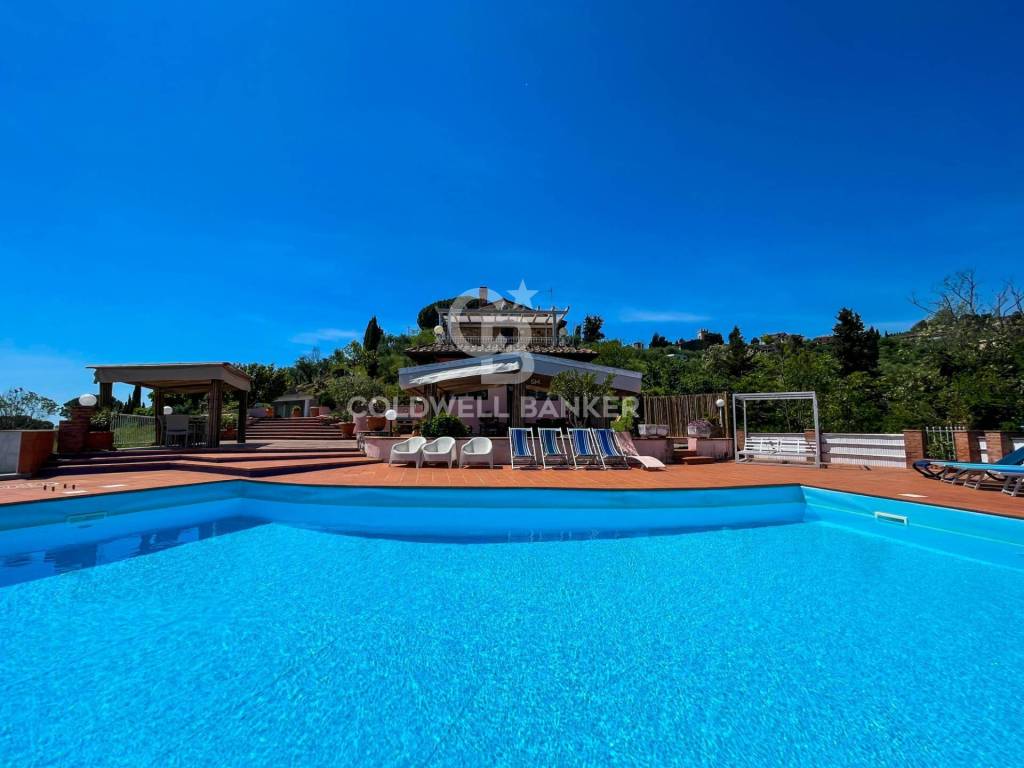 casa indipendente in vendita a Massarosa in zona Corsanico