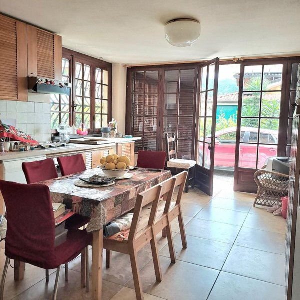 casa indipendente in vendita a Massarosa