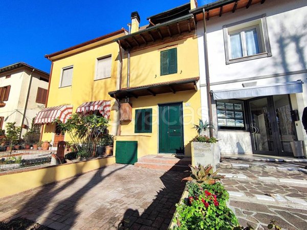 casa indipendente in vendita a Massarosa in zona Piano del Quercione