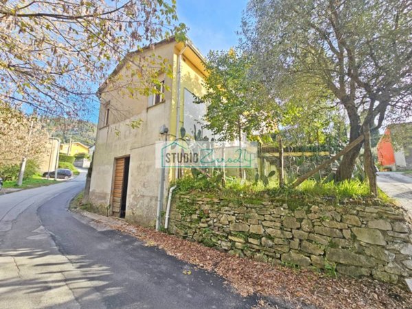 casa indipendente in vendita a Massarosa in zona Stiava