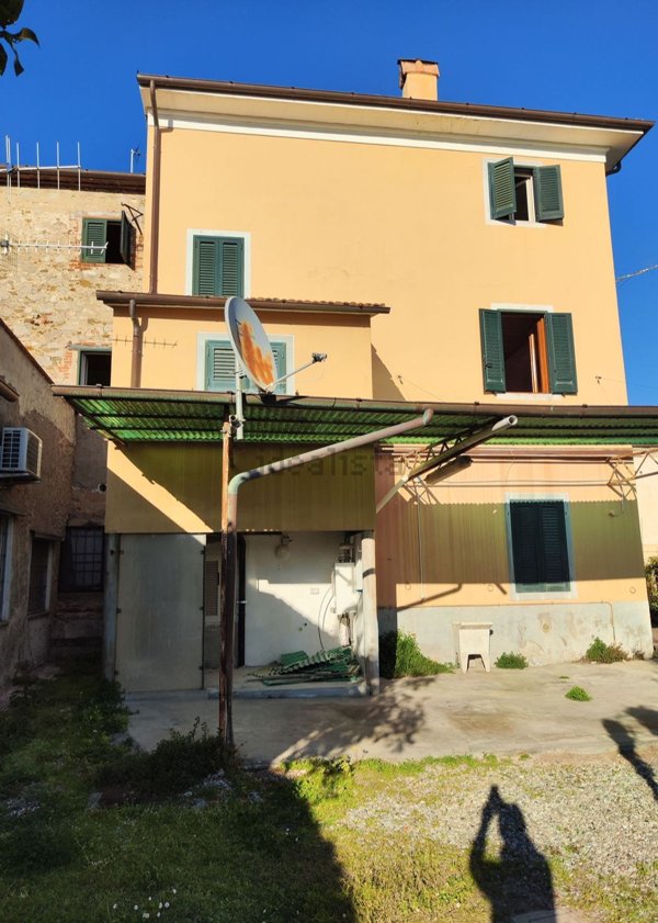 casa indipendente in vendita a Massarosa