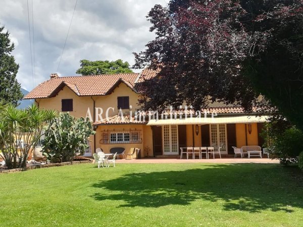 casa indipendente in vendita a Massarosa