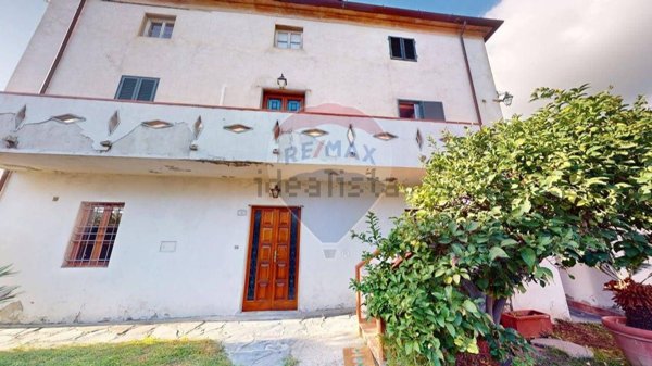 casa indipendente in vendita a Massarosa
