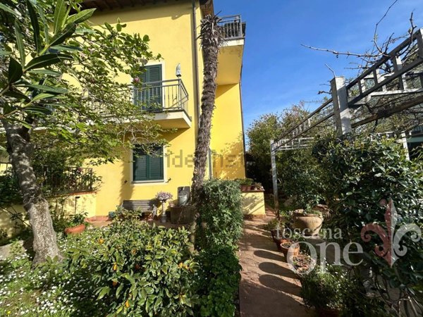 casa indipendente in vendita a Massarosa