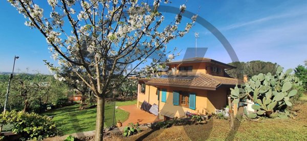 casa indipendente in vendita a Massarosa in zona Piano di Mommio