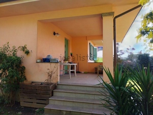 casa indipendente in vendita a Massarosa