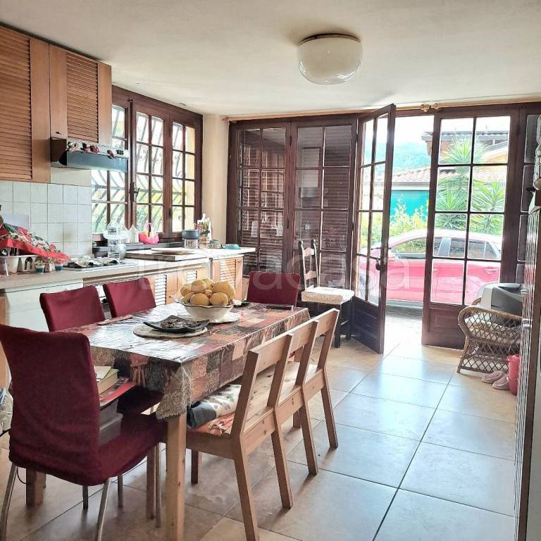 casa indipendente in vendita a Massarosa