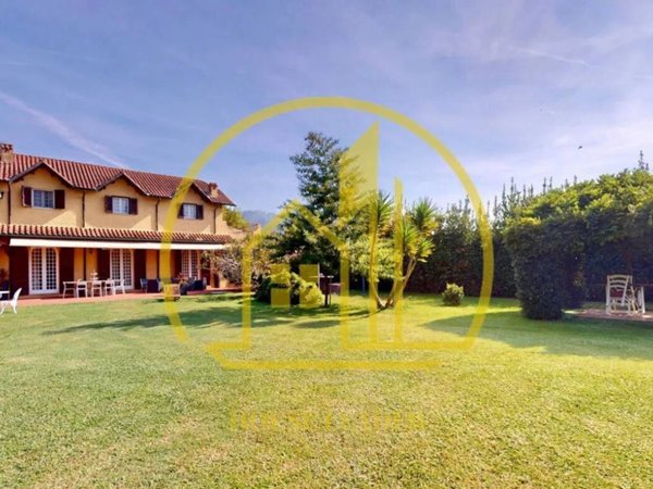 casa indipendente in vendita a Massarosa in zona Piano di Mommio