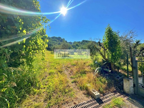 terreno edificabile in vendita a Massarosa in zona Piano del Quercione