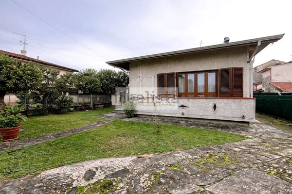 casa indipendente in vendita a Massarosa
