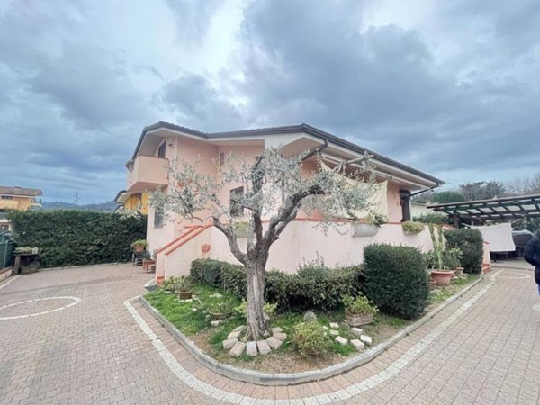 casa indipendente in vendita a Massarosa