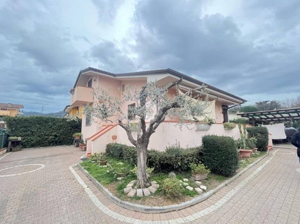 casa indipendente in vendita a Massarosa