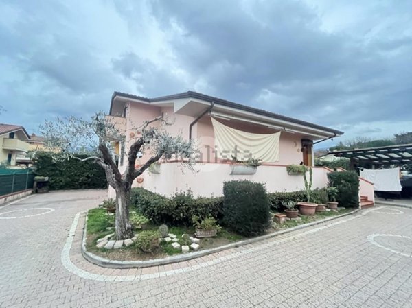 casa indipendente in vendita a Massarosa