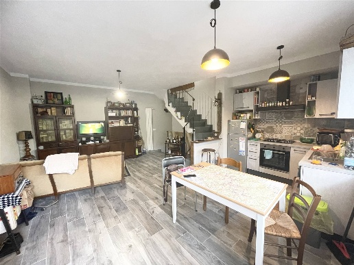 casa indipendente in vendita a Massarosa in zona Quiesa