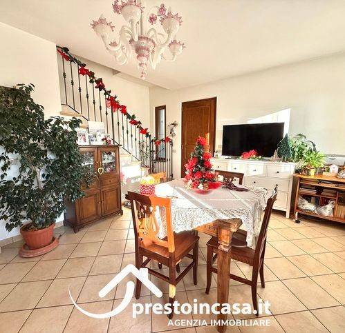 casa indipendente in vendita a Massarosa in zona Quiesa