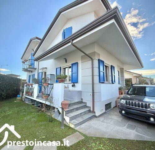 casa indipendente in vendita a Massarosa in zona Piano di Conca