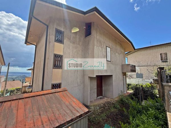 casa indipendente in vendita a Massarosa in zona Corsanico