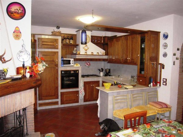 casa indipendente in vendita a Massarosa in zona Bozzano