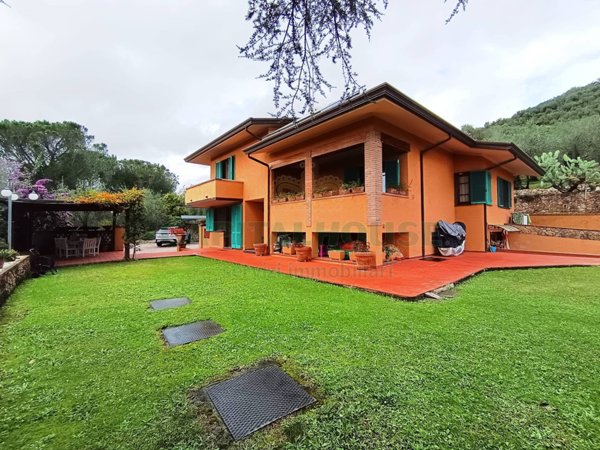 casa indipendente in vendita a Massarosa