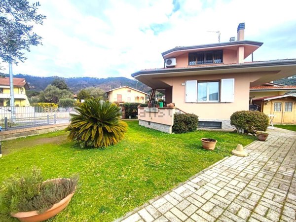 appartamento in vendita a Massarosa in zona Stiava